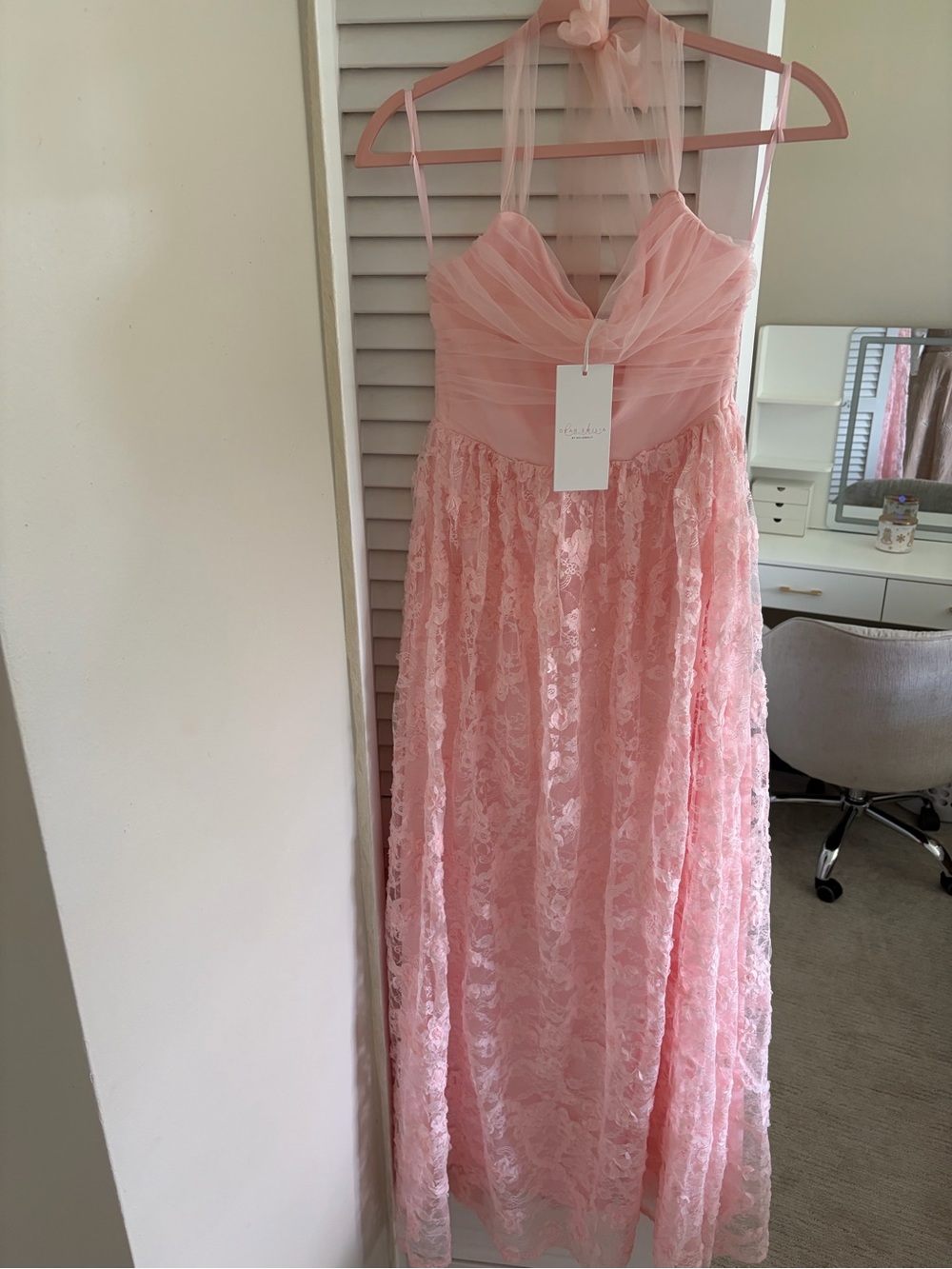 Elegant Pink Lace Halter Dress